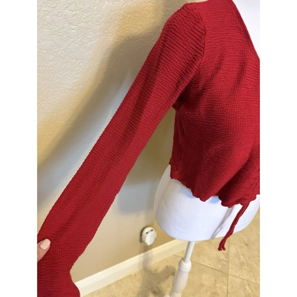 Hollister Red Textured Ruched Drawstring Cropped Top Long Sleeve Size Large